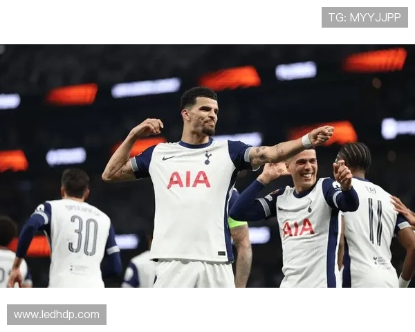 伯恩利足球俱乐部崛起之路与英超新征程的挑战与机遇