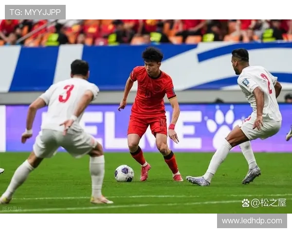 国足逆转击败强敌全场拼搏展现新面貌球迷高呼重燃世界杯希望 国足逆转击败强敌全场拼搏展现新面貌球迷高呼重燃世界杯希望