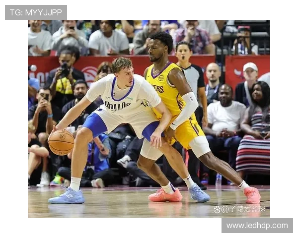 NBA焦点之战巨星对决引爆全场推动新赛季热点持续升温再度升高 NBA焦点之战巨星对决引爆全场推动新赛季热点持续升温再度升高