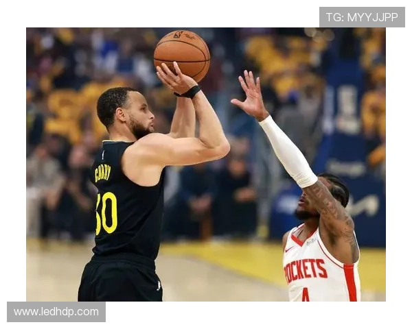 最新NBA赛季焦点战况 交易风波火热上演 多队争夺超级球星