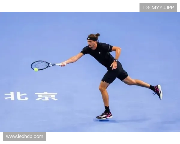 新赛季网球群星巅峰对决掀起全球赛场激烈竞争与多方关注热潮态势