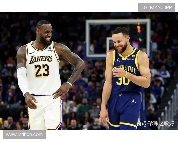 湖人勇士交易传闻升温 詹姆斯库里新赛季格局生变与联盟震荡升级