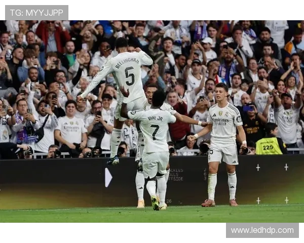 皇马姆巴佩建功力克塞维利亚巴萨战黄潜成西甲榜首焦点大战新闻追踪