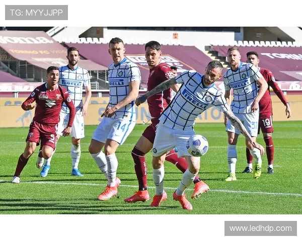 都灵俱乐部百年历史与荣耀传承及其在意大利足球版图中的独特地位