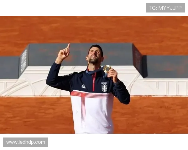 阿尔卡拉斯鏖战五盘逆转德约科维奇勇夺年终总决赛开门红